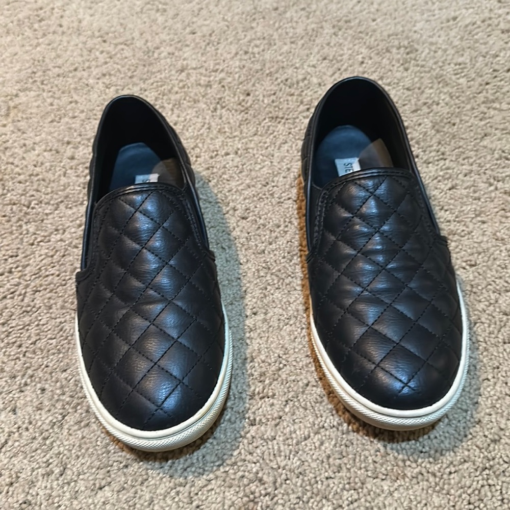 Steve Madden classic black flats slip on shoes sneakers